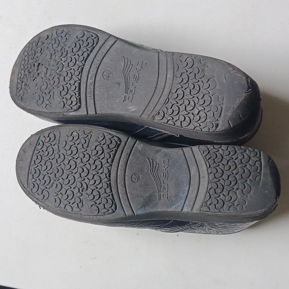 Dansko XP 2.0 Black Embossed Clogs Nursing Professional Shoes - Picture 6 of 6